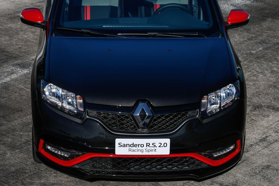 Детали экстерьера Renault Sandero R.S. 2.0 Racing Spirit 2017 года  (фото 18 из 30)